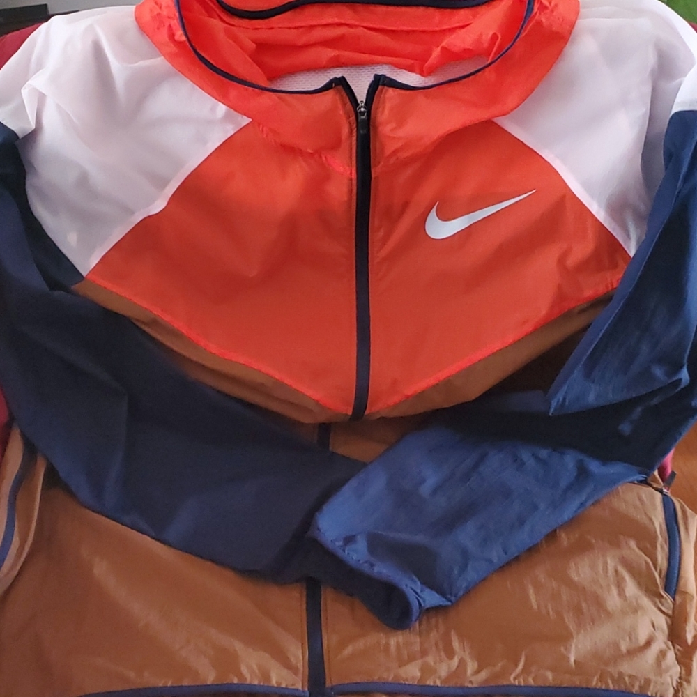Nike Mens,Light weight Wind Jacket - Picture 2 of 4